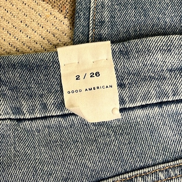 Good American Good Boy distressed knees indigo blue jeans - Picture 10 of 17